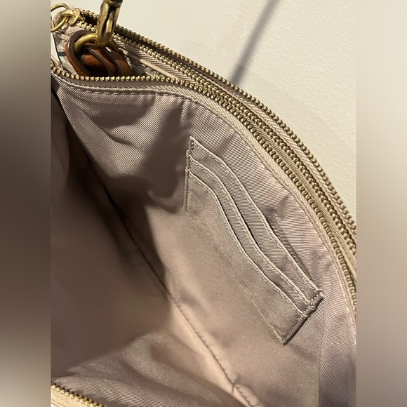 Fossil Devon Crossbody purse in HTF Floral pattern - Picture 6 of 10